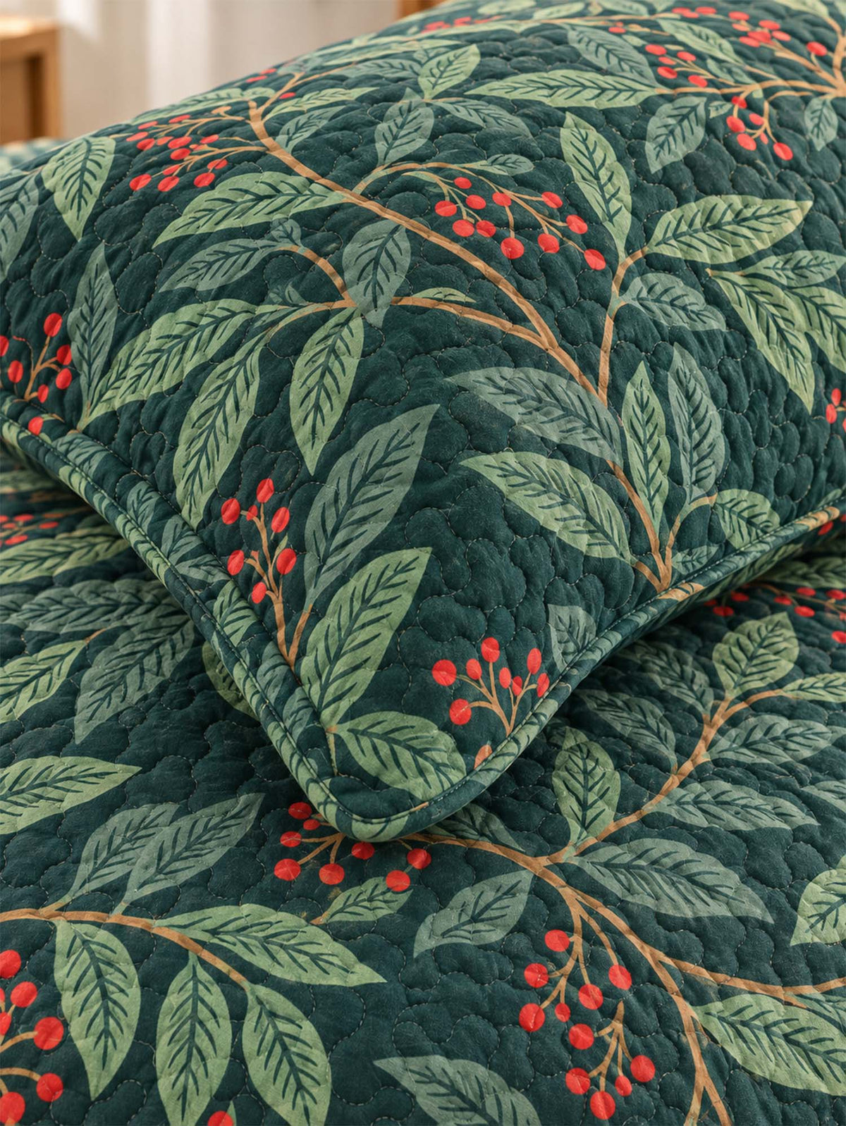 Poinsettia Botanical Christmas Reversible Quilted 3-Piece Bedding Set