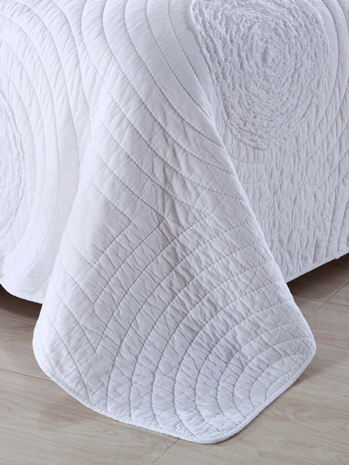 Neutral Textured Circles Quilted 3-Piece Bedding Set