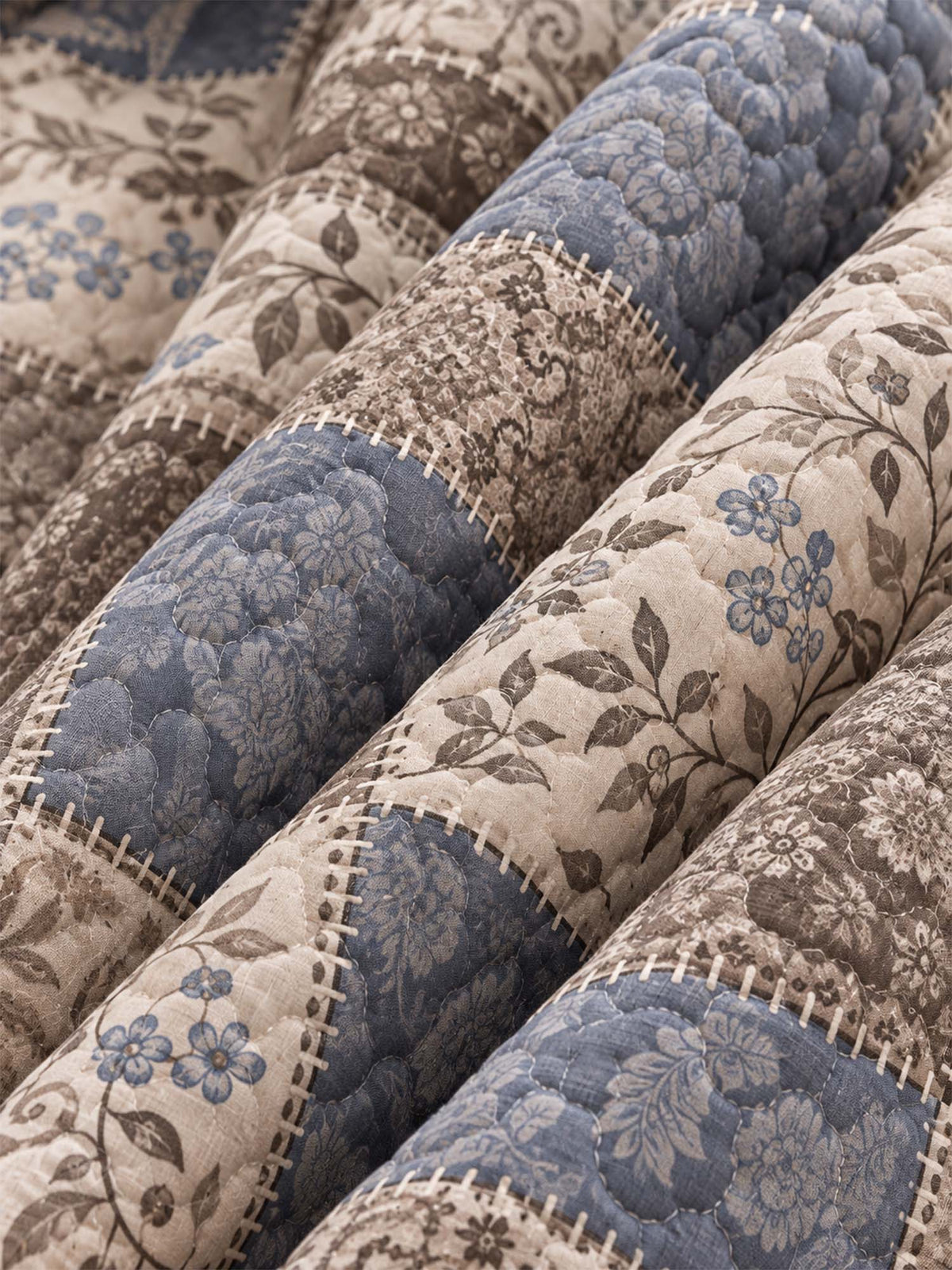Vintage Blue Botanical Patchwork Quilted 3-Piece Bedding Set