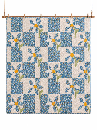 Blue Daisy Cottage Patchwork Quilted 3-Piece Bedding Set
