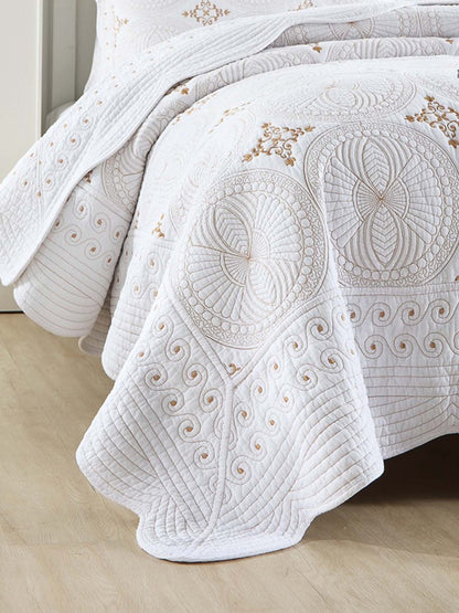 Medallion Elegance Quilted 3-Piece Bedding Set