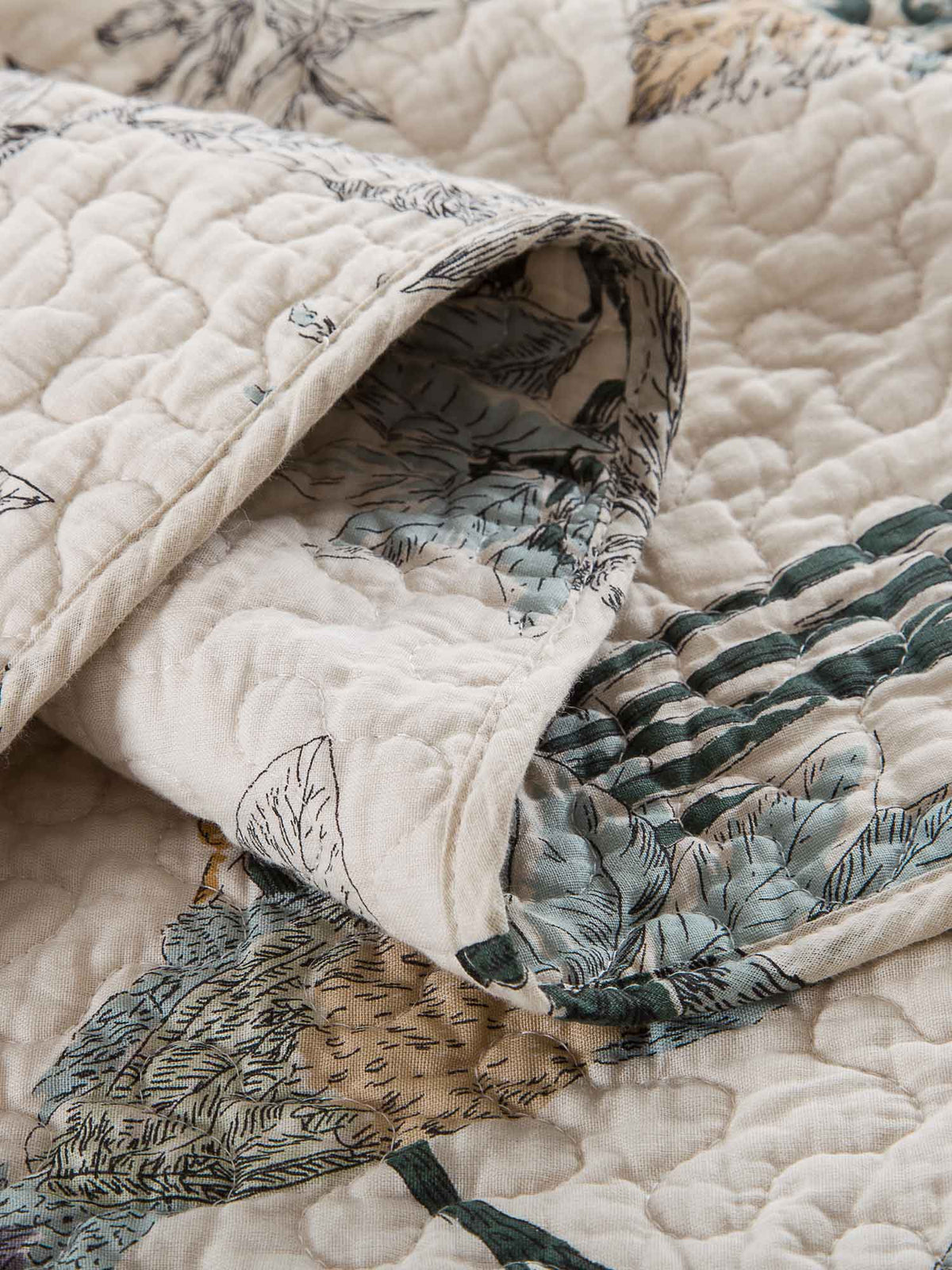 Cottage Style Nature Bird Floral Foliage Quilted 3‑Piece Bedding Set