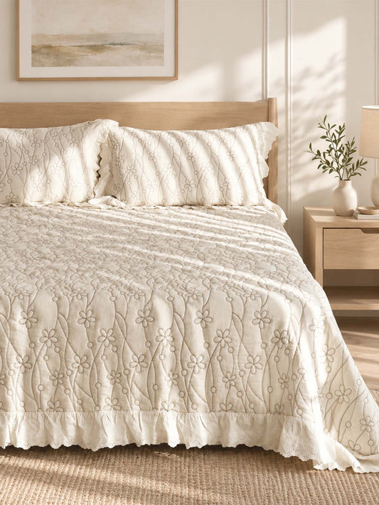 Ivory Daisy Vine Quilted 3-Piece Bedding Set