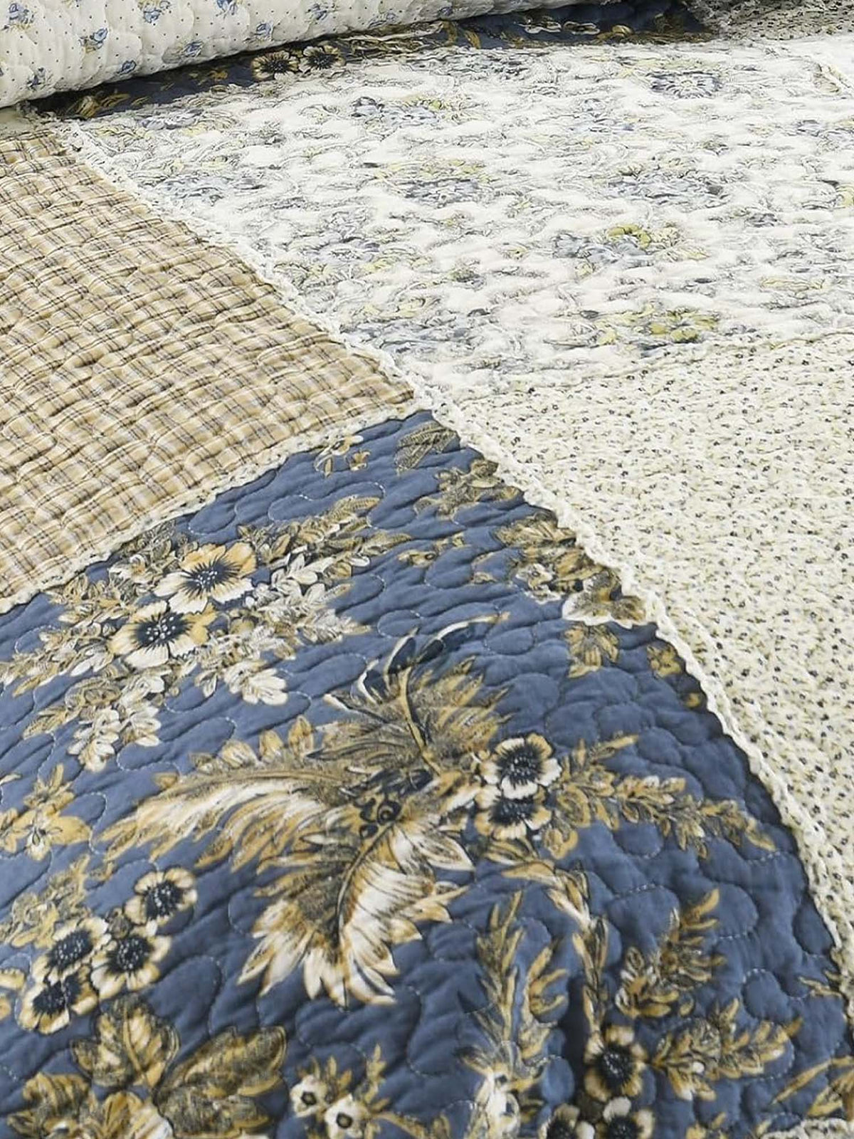 Blue Meadow Patchwork Quilted 3-Piece Bedding Set