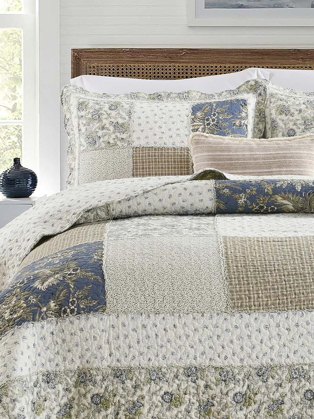 Blue Meadow Patchwork Quilted 3-Piece Bedding Set