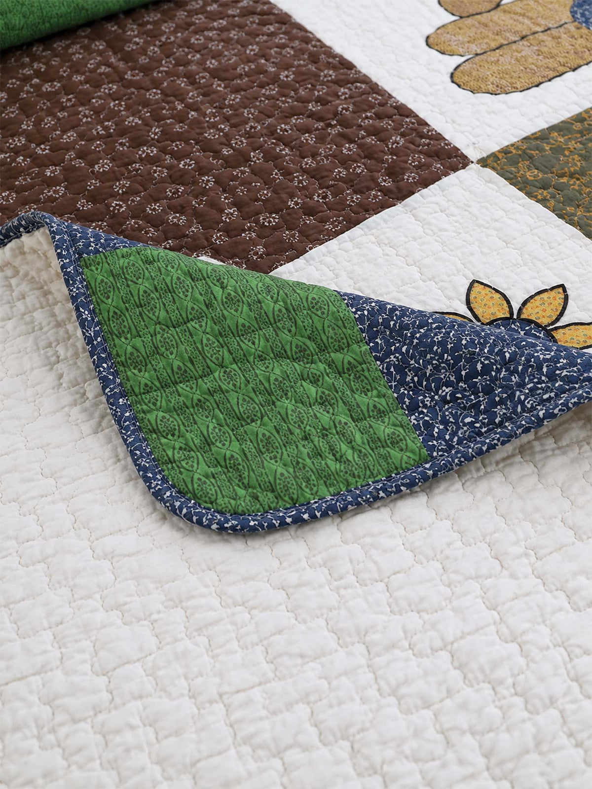 Sheep Farmhouse Folk Patchwork Quilted 3-Piece Bedding Set