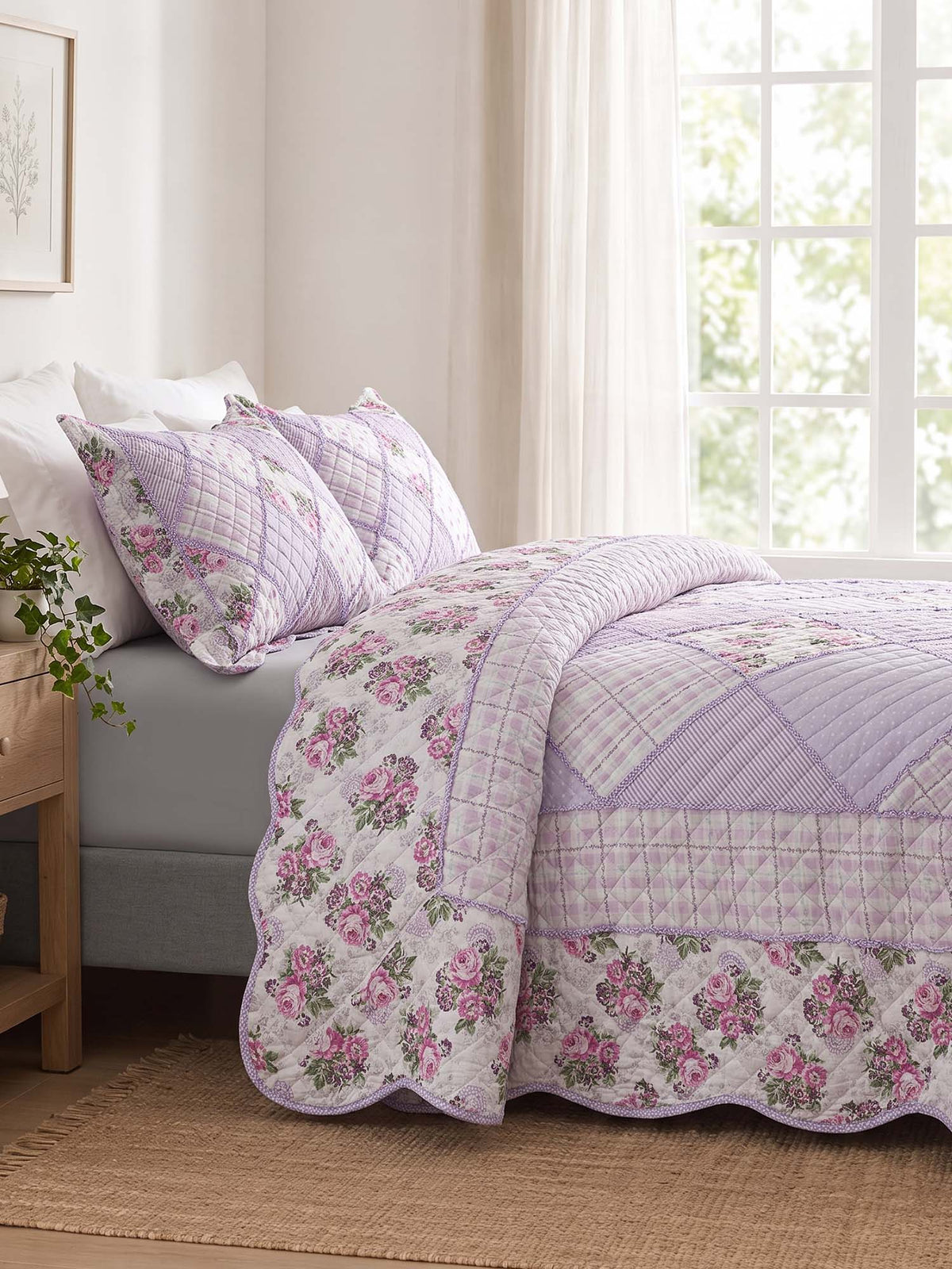 Lavender Rose Patchwork Quilted 3-Piece Bedding Set