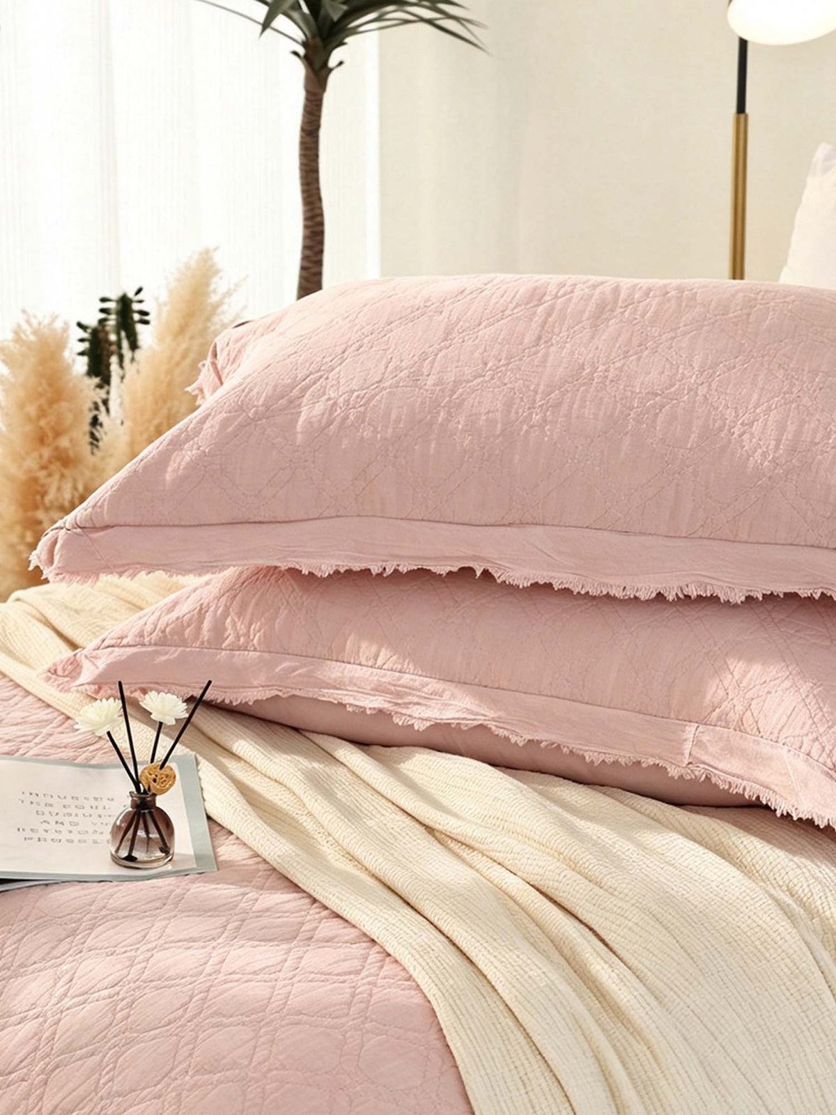Soft Ruffled Trim Quilted 3‑Piece Bedding Set