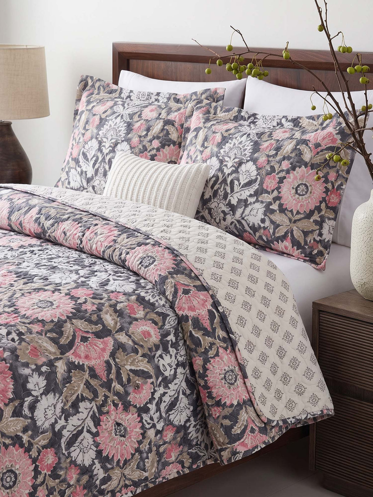 Vintage Charcoal Floral Garden 100% Cotton Quilted 3-Piece Bedding Set