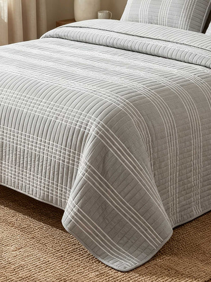 Minimalist Grey Stripe Quilted 3‑Piece Bedding Set