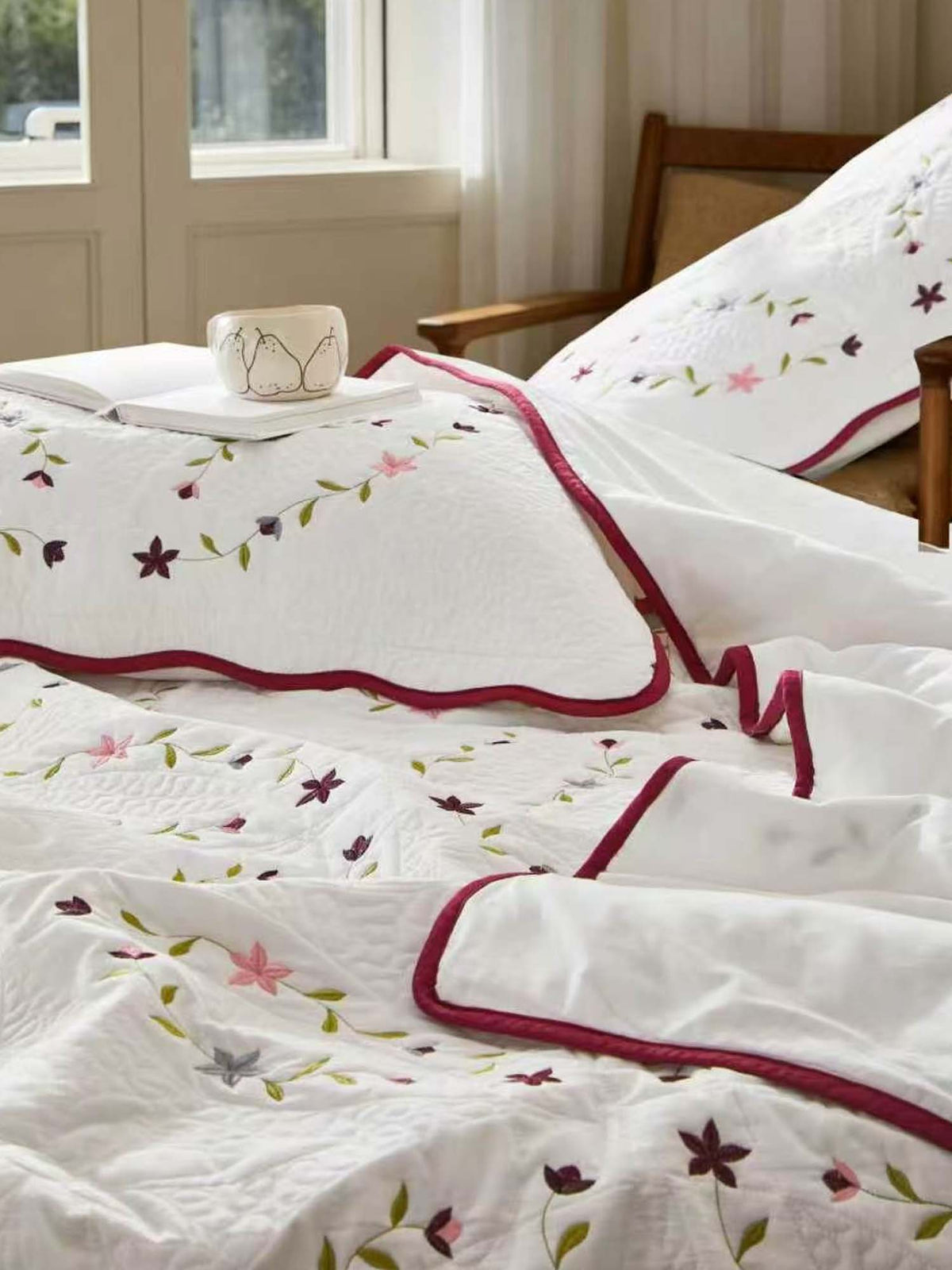 Meadow Vine Floral Quilted 3-Piece Bedding Set