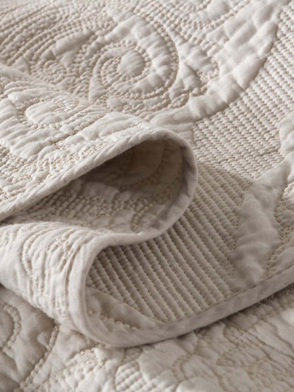 Damask Quilted 3-Piece Bedding Set