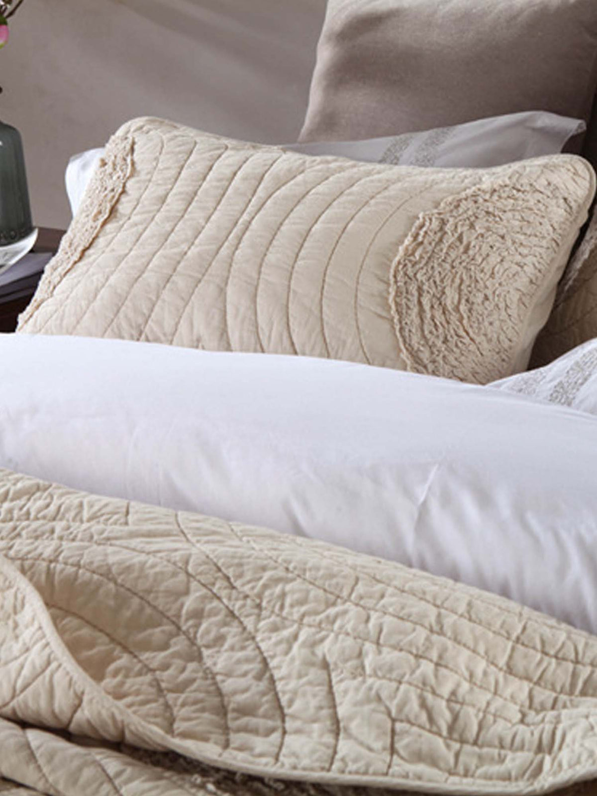 Neutral Textured Circles Quilted 3-Piece Bedding Set