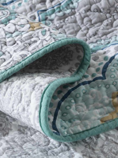 Bohemian Mandala Floral Print Quilted 3‑Piece Bedding Set