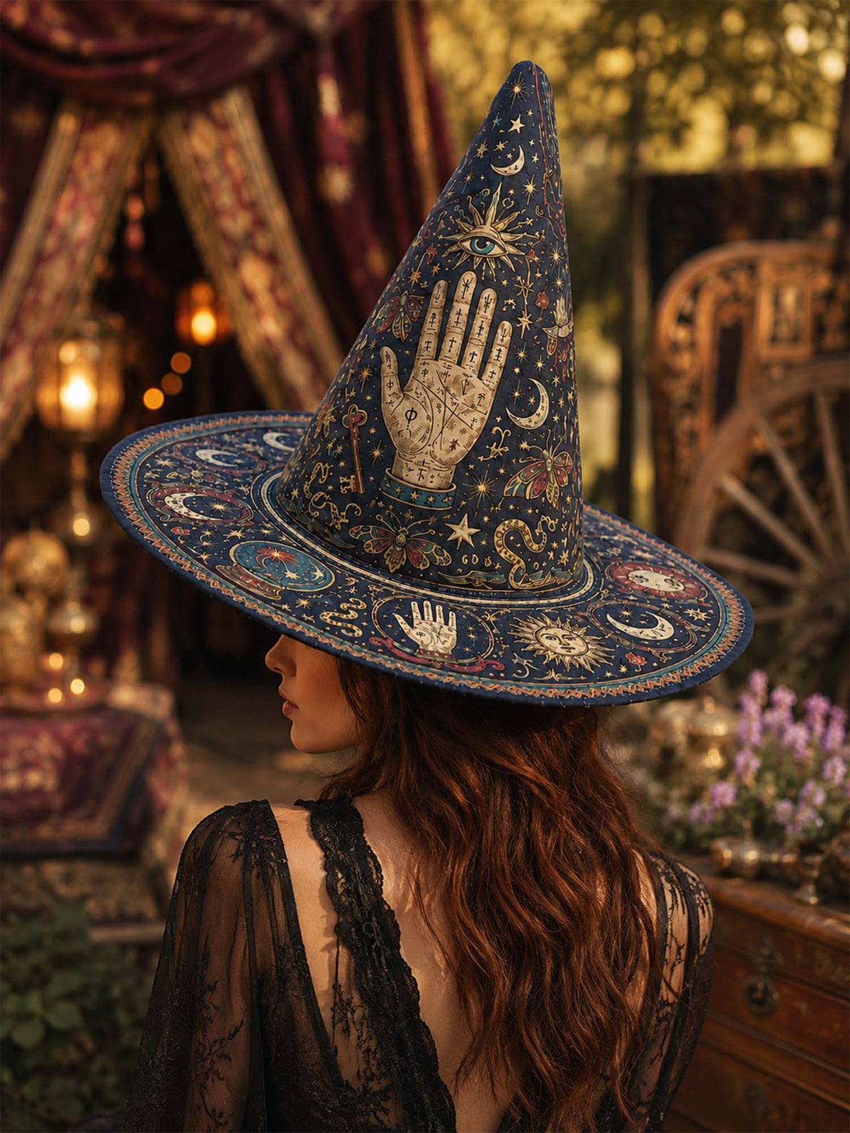 Handgemaakte gewatteerde heksenhoed – Mystieke tarot en sterren