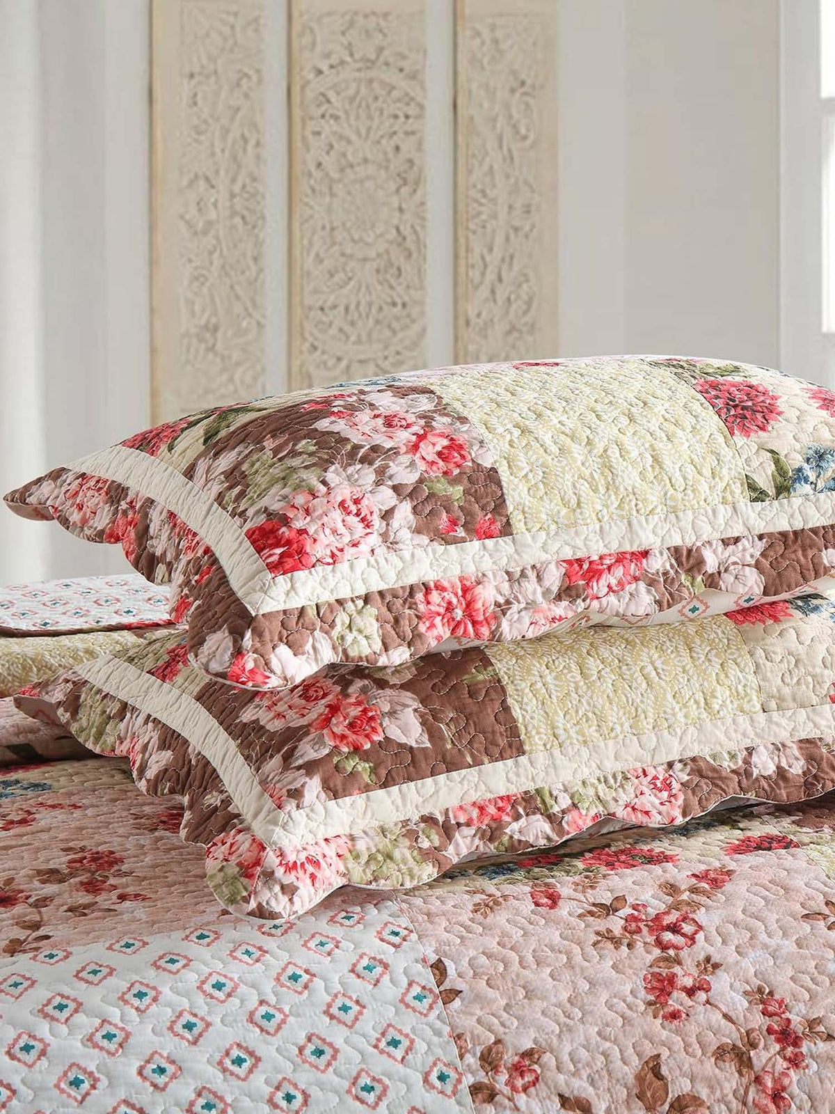 Rose Garden Patchwork Quilted 3-Piece Bedding Set