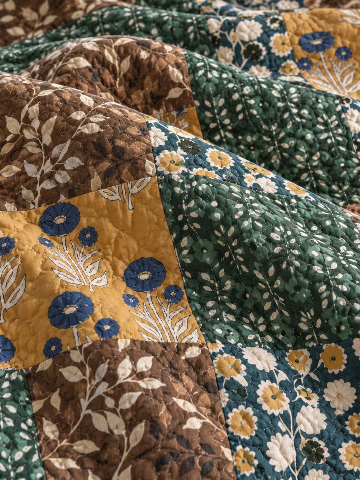 Botanical Floral Patchwork Quilted 3-Piece Bedding Set
