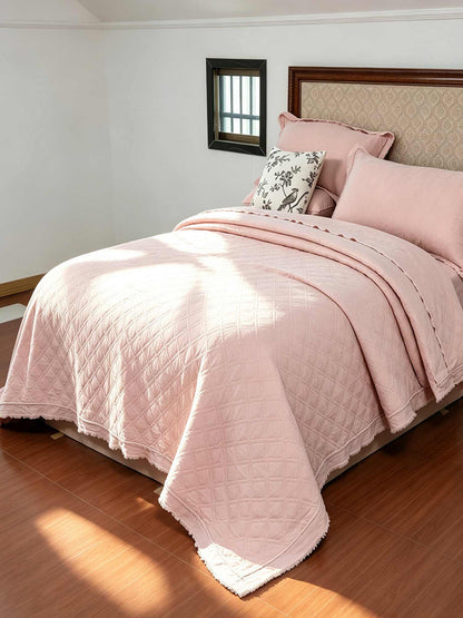Soft Ruffled Trim Quilted 3‑Piece Bedding Set