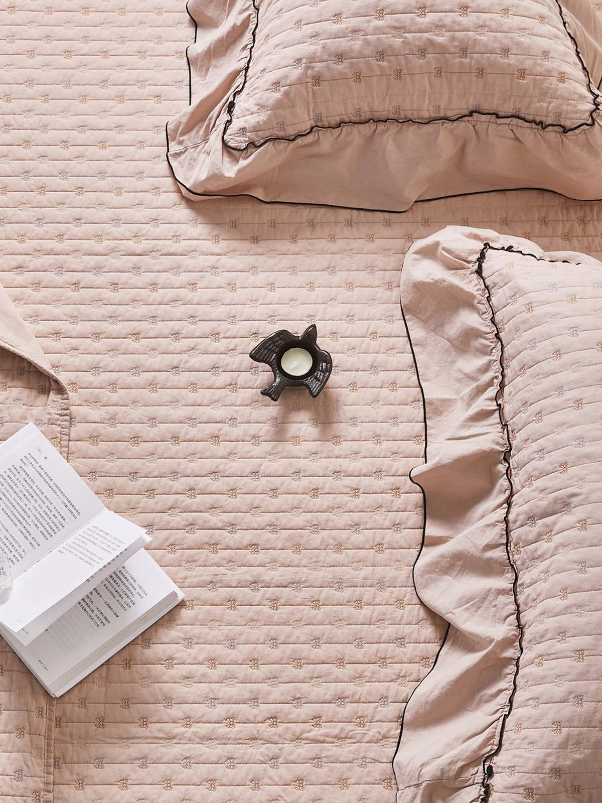Petite Bow Ruffle Quilted 3-Piece Bedding Set