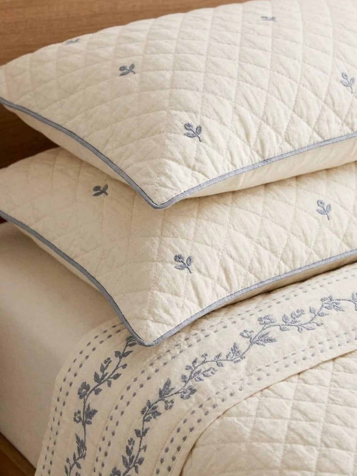 Vintage Floral Jacquard Quilted Throw Puff Quilted Cotton Blanket