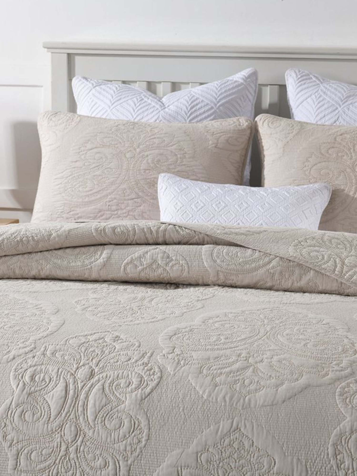 Damask Quilted 3-Piece Bedding Set