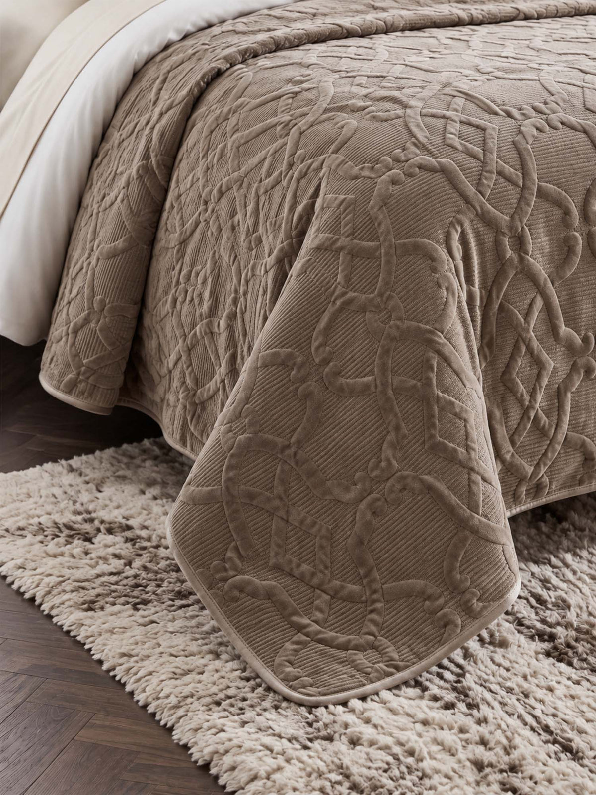 Geometric Velvet Solid Color Quilted 3-Piece Bedding Set