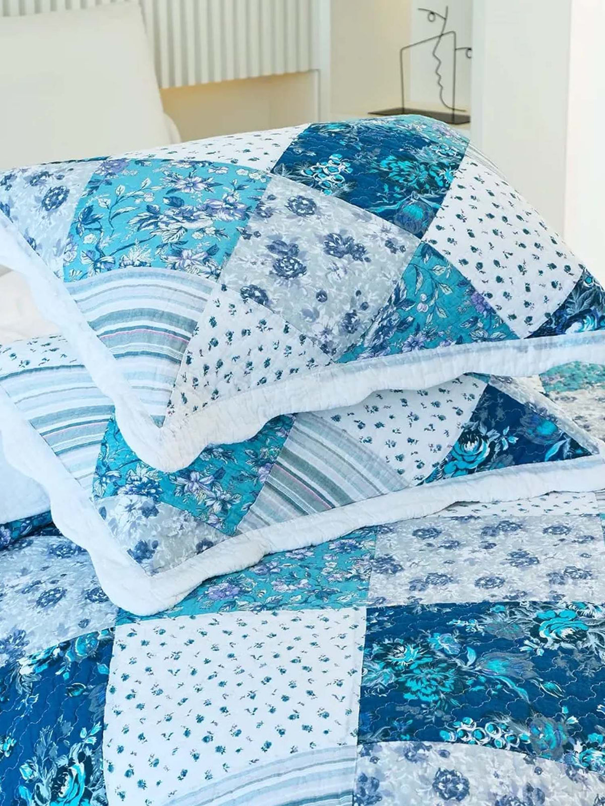 Blue Cottage Patchwork Quilted 3-Piece Bedding Set