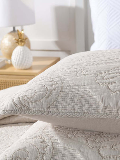 Damask Quilted 3-Piece Bedding Set