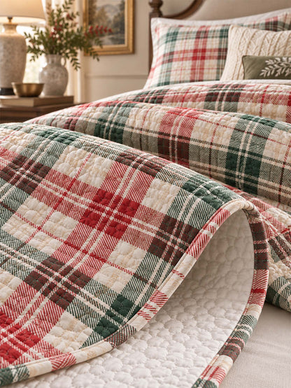 Christmas Plaid Quilted 3-Piece Bedding Set