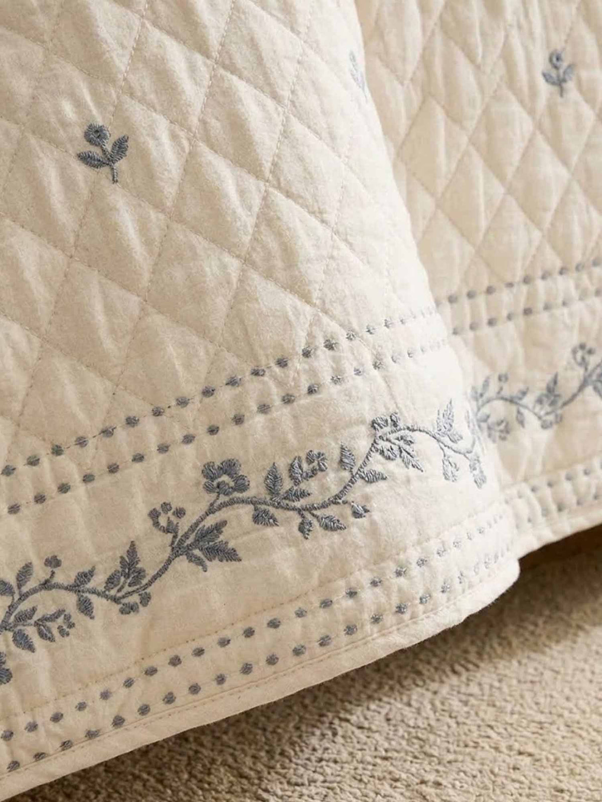 Vintage Floral Jacquard Quilted Throw Puff Quilted Cotton Blanket