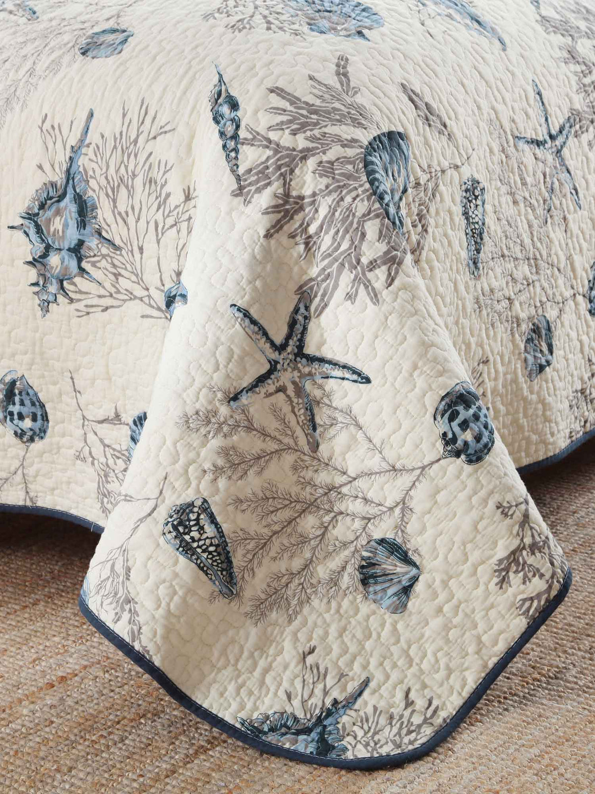 Coastal Sea Shell Coral Print Quilted 3‑Piece Bedding Set