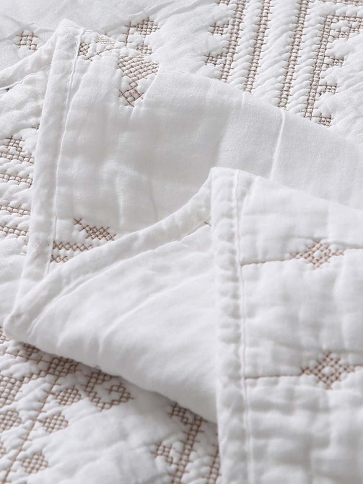 Ivory Nomad Geometric Quilted 3-Piece Bedding Set