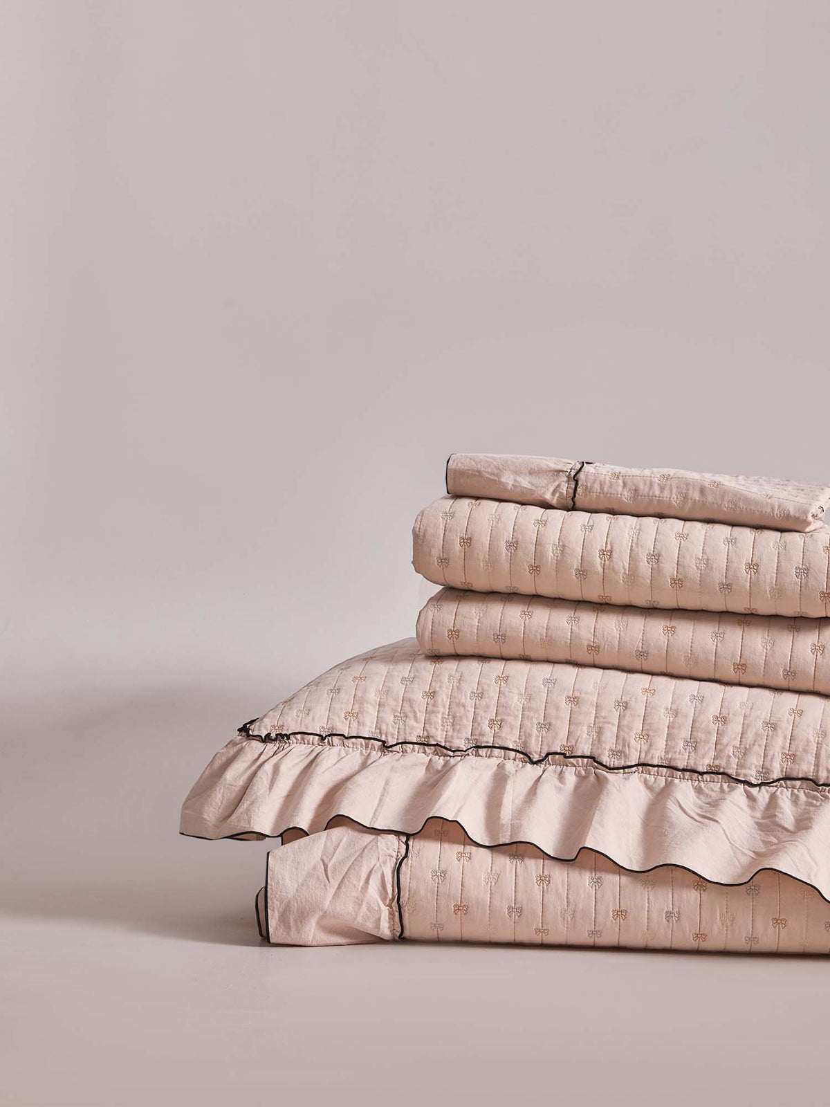 Petite Bow Ruffle Quilted 3-Piece Bedding Set