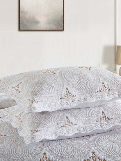 Medallion Elegance Quilted 3-Piece Bedding Set