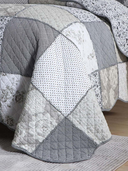 Rose Patchwork Quilted 3-Piece Bedding Set