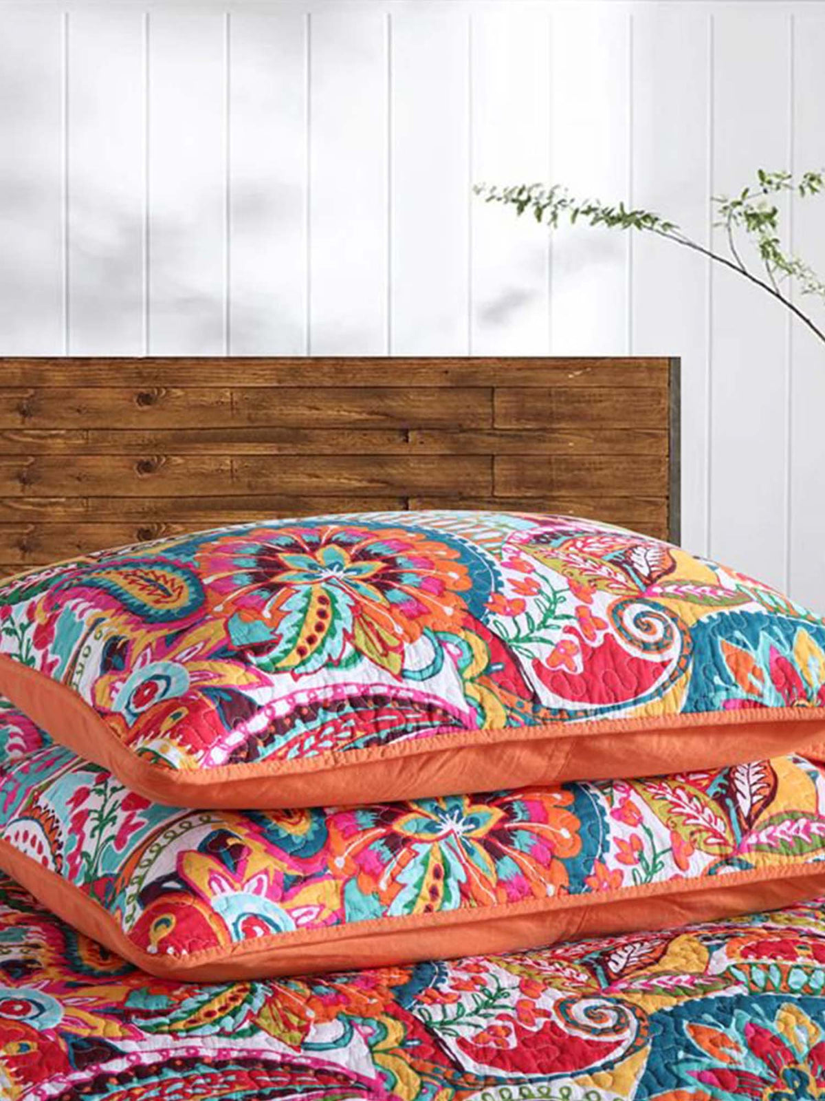 Vibrant Paisley Garden Quilted 3-Piece Bedding Set