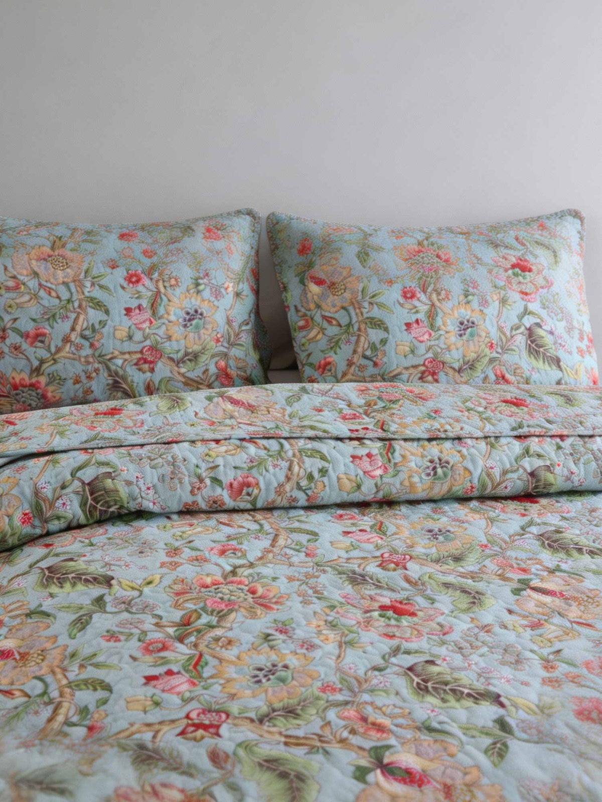 Light Blue Country Garden Floral Print Quilted 3‑Piece Bedding Set