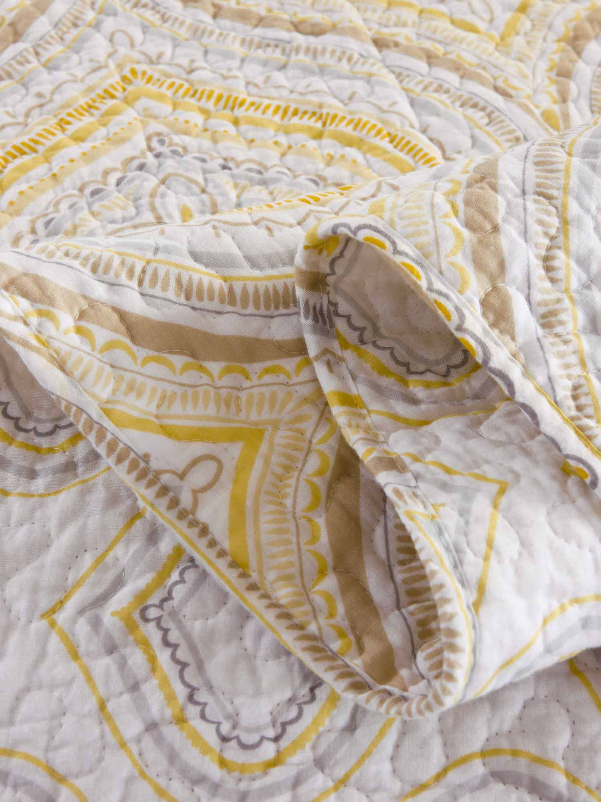 Yellow Grey Geometric Ogee Pattern Quilted 3‑Piece Bedding Set