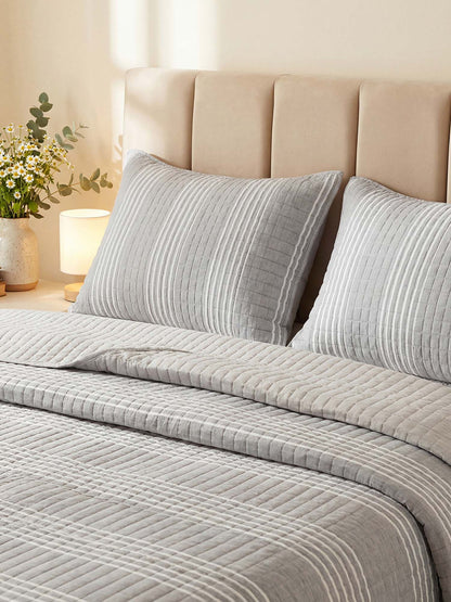 Minimalist Grey Stripe Quilted 3‑Piece Bedding Set