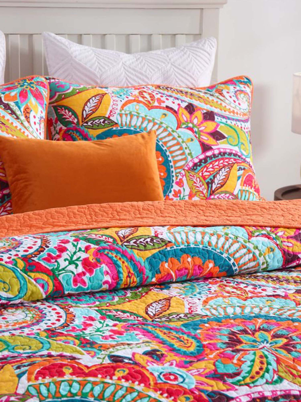 Vibrant Paisley Garden Quilted 3-Piece Bedding Set
