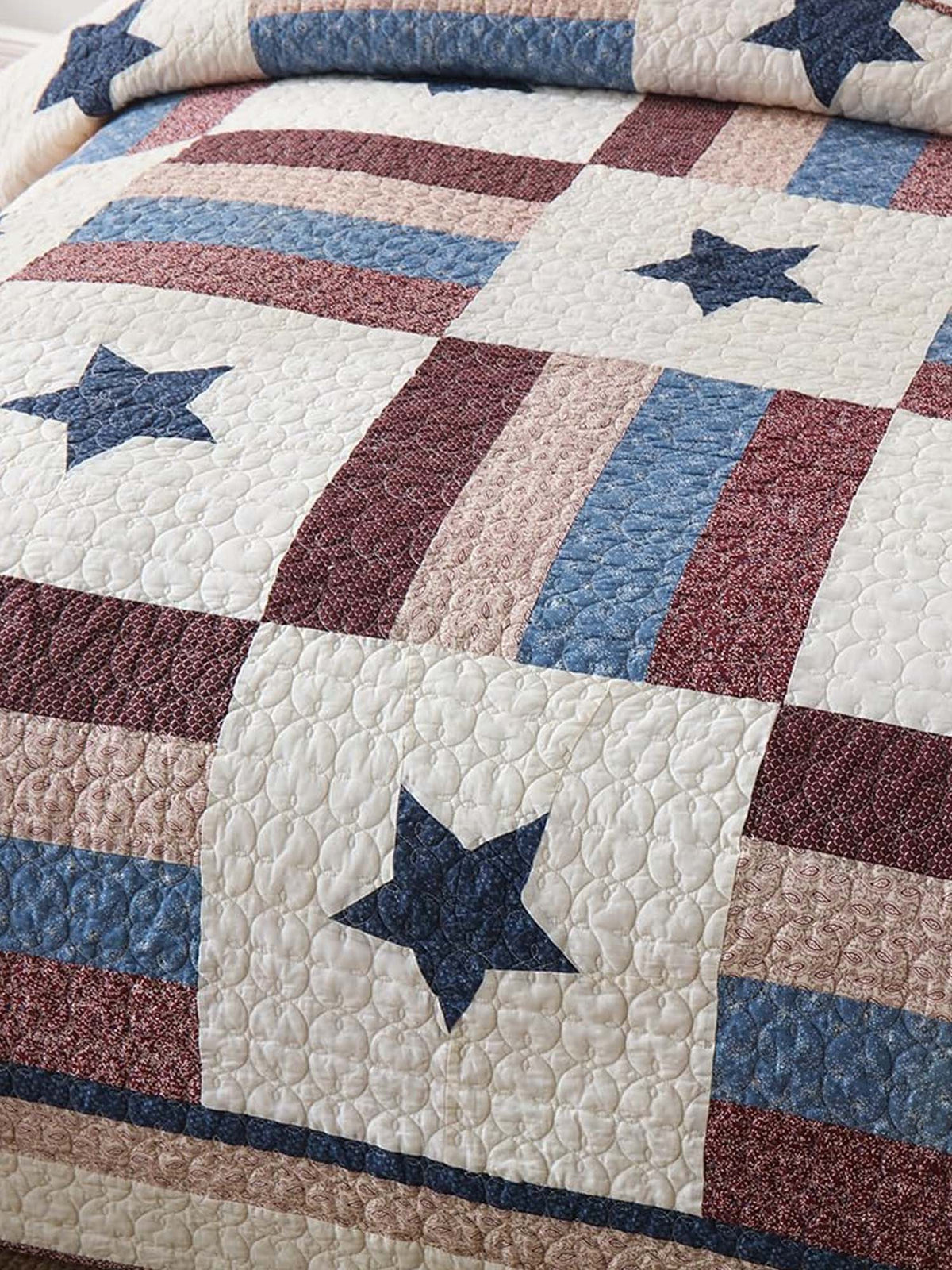 Americana Star Patchwork Quilted 3-Piece Bedding Set