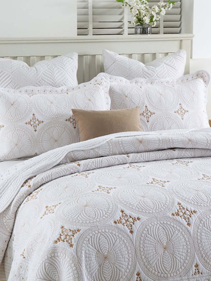 Medallion Elegance Quilted 3-Piece Bedding Set