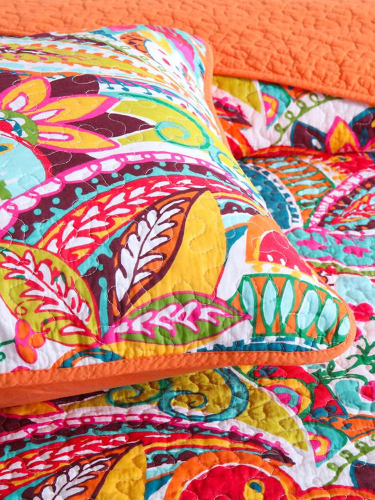 Vibrant Paisley Garden Quilted 3-Piece Bedding Set