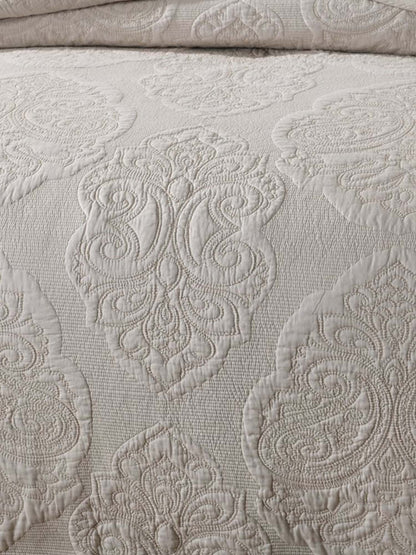 Damask Quilted 3-Piece Bedding Set