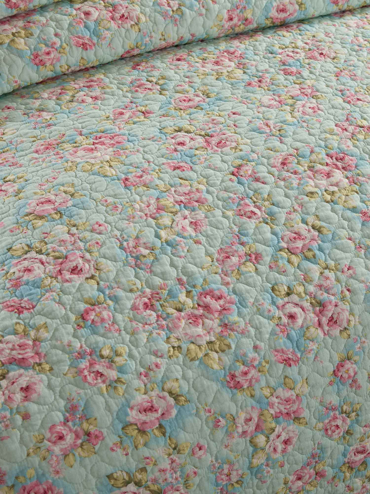 Vintage Rose Floral Print Quilted 3‑Piece Bedding Set