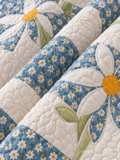 Blue Daisy Cottage Patchwork Quilted 3-Piece Bedding Set