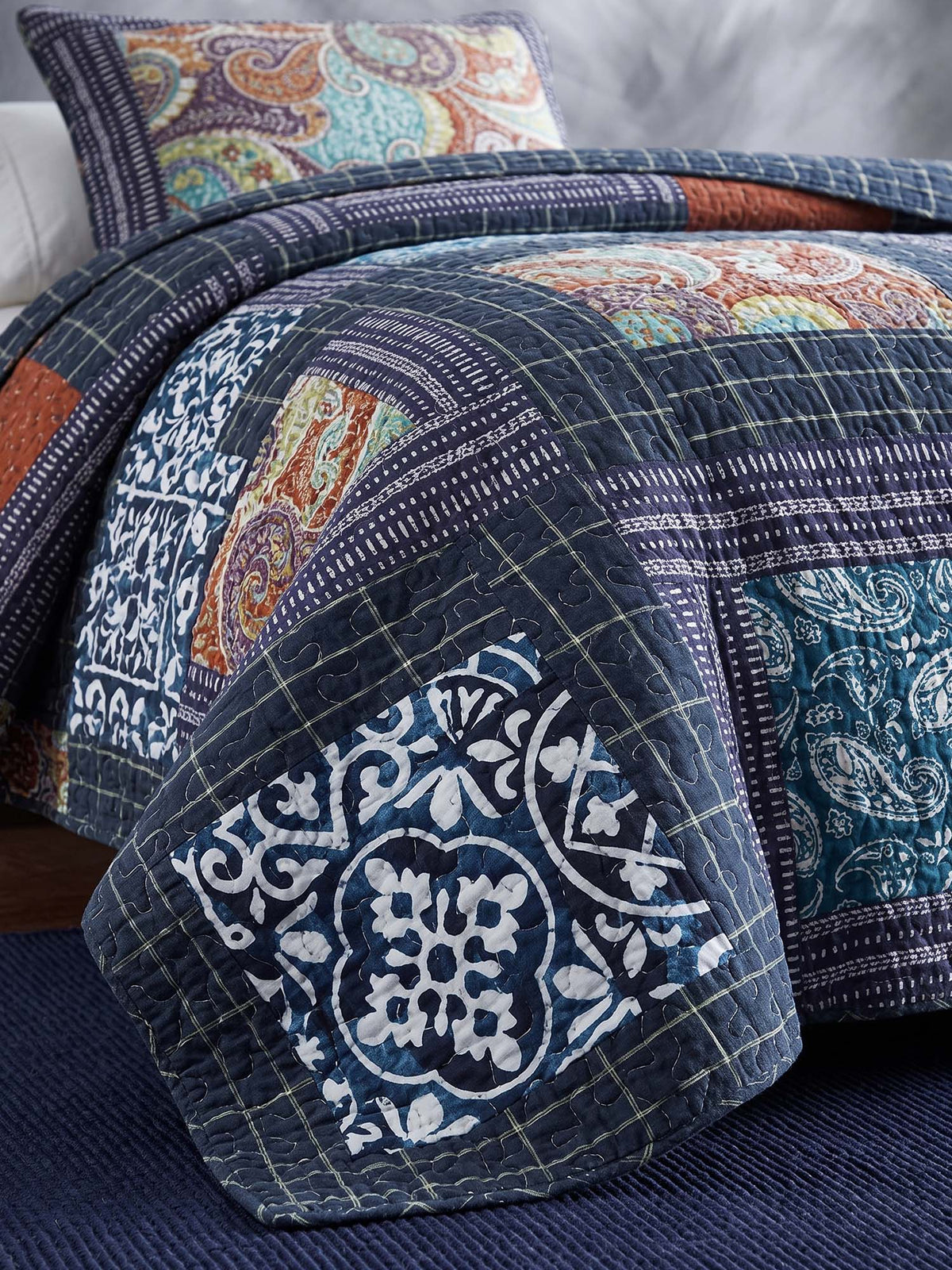 Navy Paisley Pieced Patchwork Reversible 100% Cotton Quilted 3-Piece Bedding Set