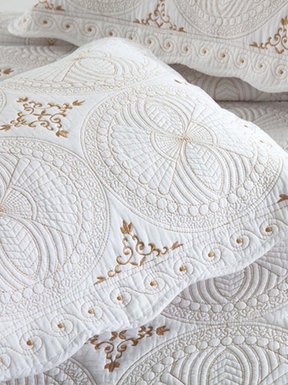Medallion Elegance Quilted 3-Piece Bedding Set