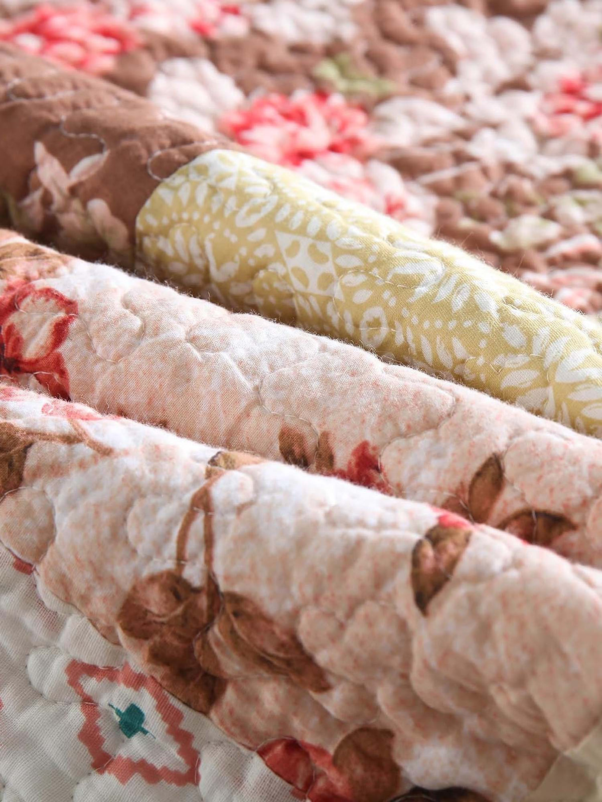 Rose Garden Patchwork Quilted 3-Piece Bedding Set