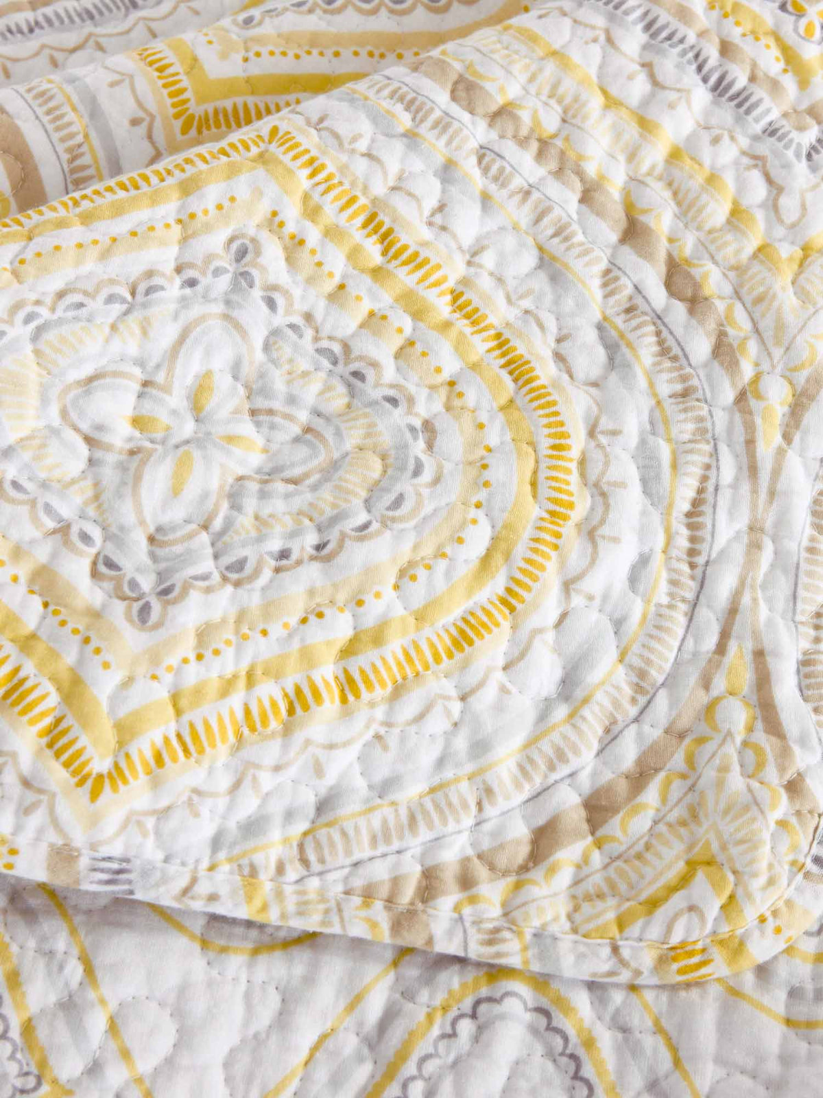 Yellow Grey Geometric Ogee Pattern Quilted 3‑Piece Bedding Set